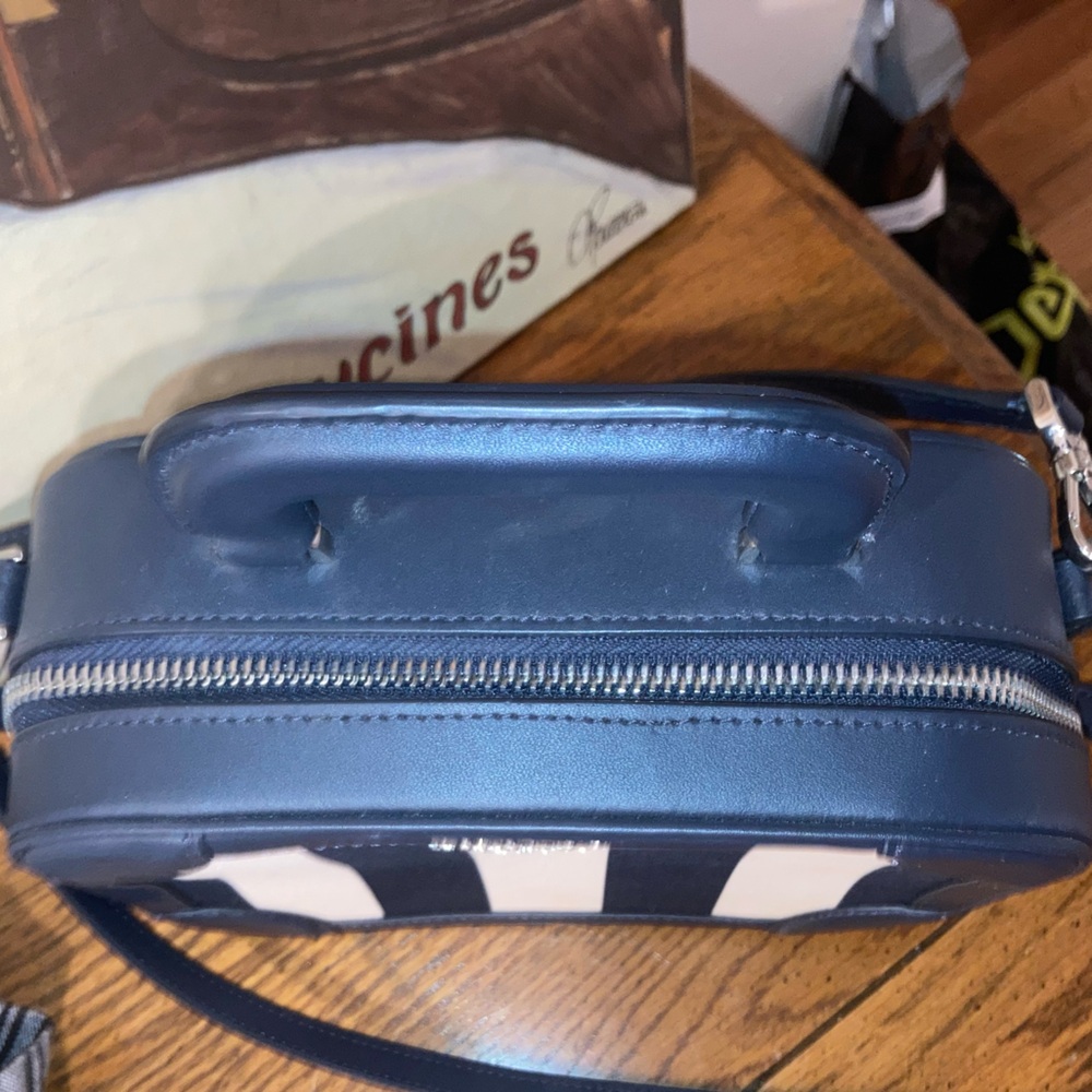 Kate Spade Traveler Trunk Novelty Crossbody Bag - Navy & Cream - EUC - Picture 5 of 9